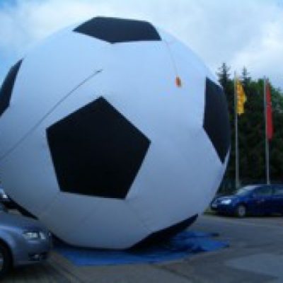 Riesenfußball